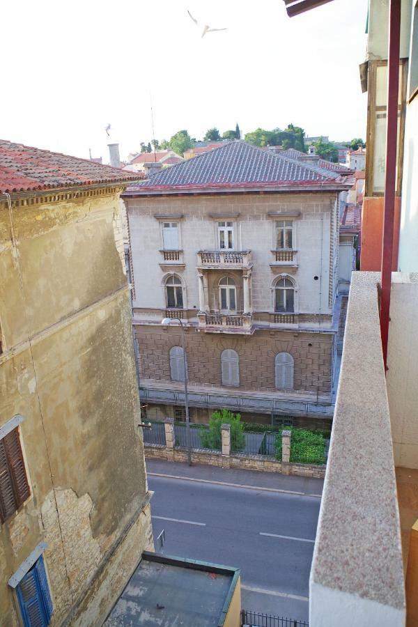 Lola App In City Center, 4+1 Pax Apartment *