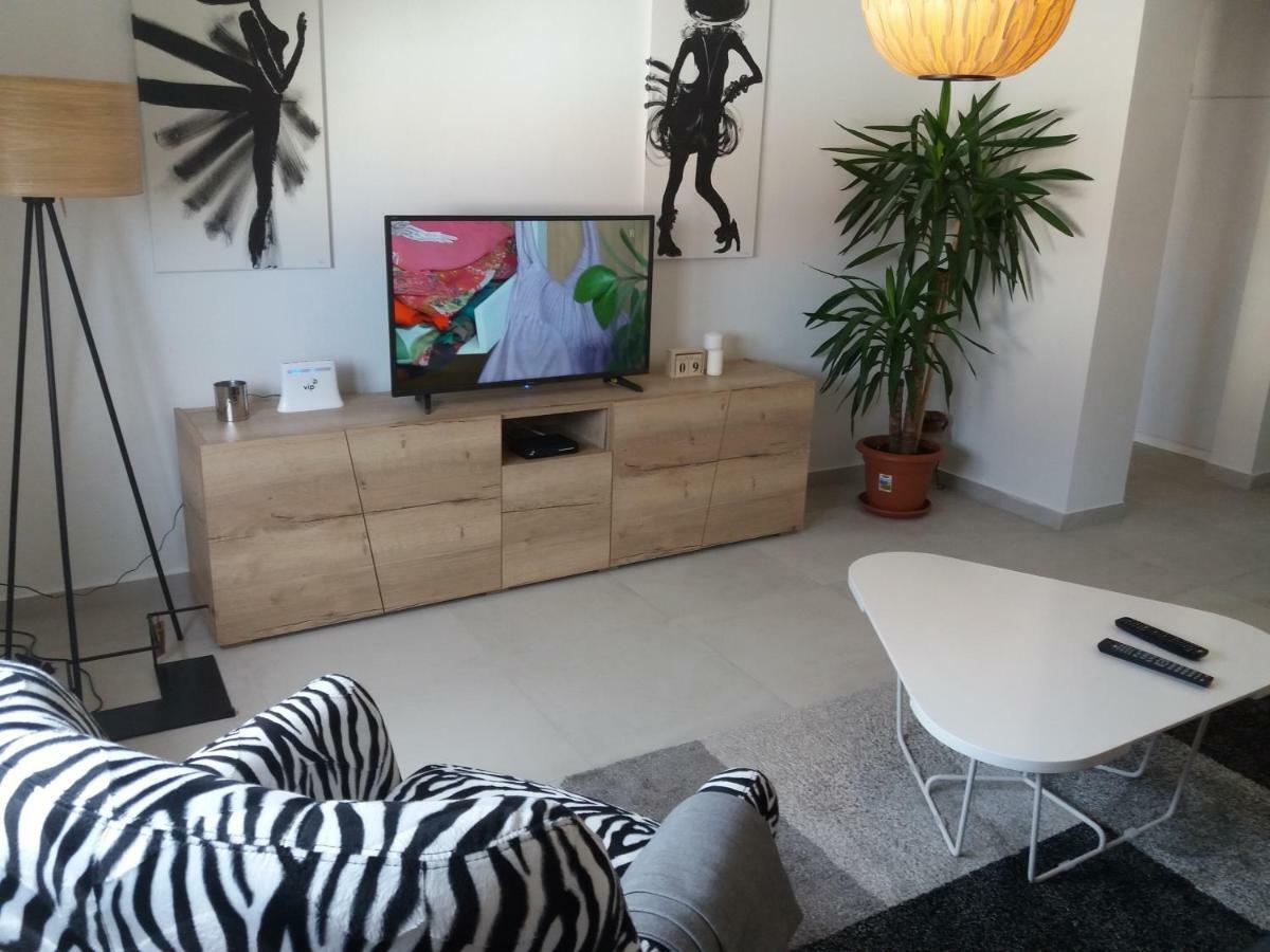 Lola App In City Center, 4+1 Pax Apartment *