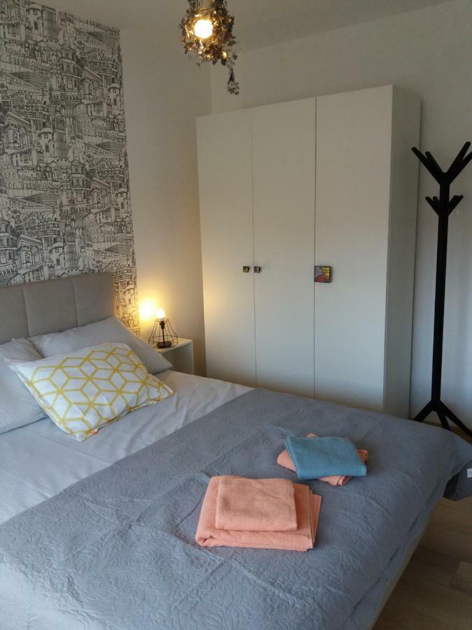 Lola App In City Center, 4+1 Pax Apartment